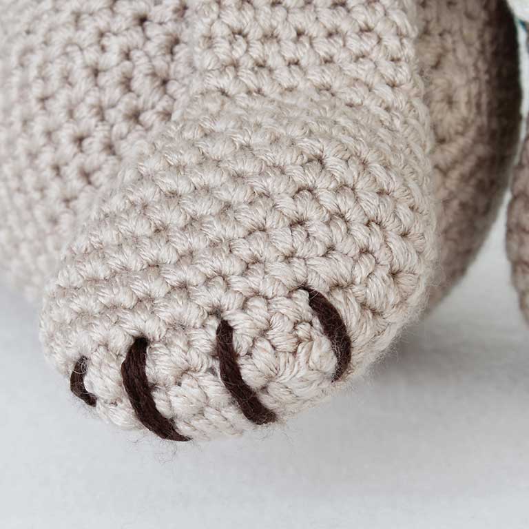 Picture of crochet walrus claw detail