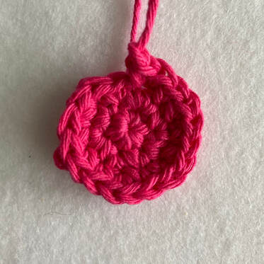 How to use a stitch marker for Amigurumi - mycrochetchums