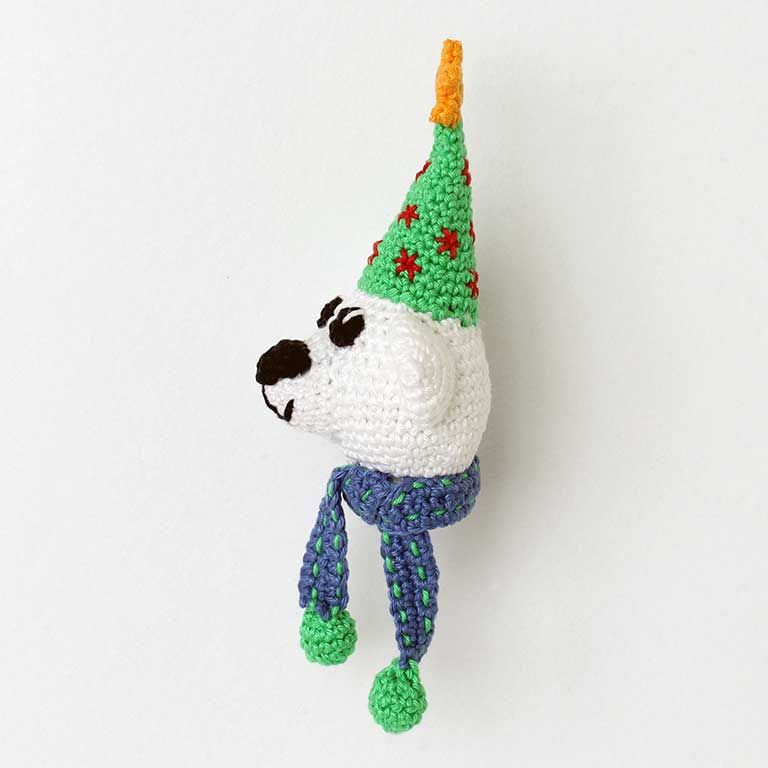 Picture of crochet Polar bear head- left side