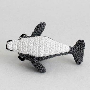Picture of crochet baby dolphin - underside