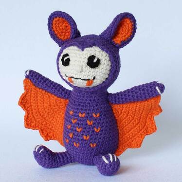 Picture of amigurumi crochet bat front view