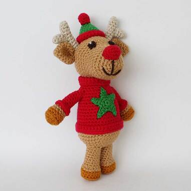 Picture of Crochet Reindeer from front right side