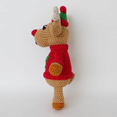 Picture of crochet reindeer left side