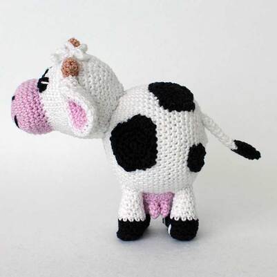Picture of Left side of crochet Dairy Cow