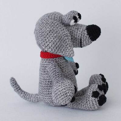 Picture of crochet dog right side