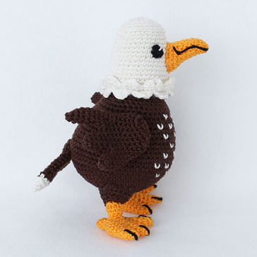 Picture of crochet bald eagle - right side