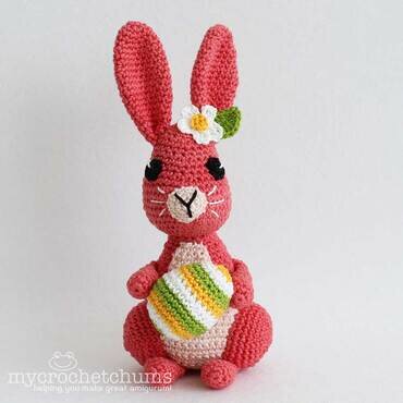 Picture of crochet easter bunny from front