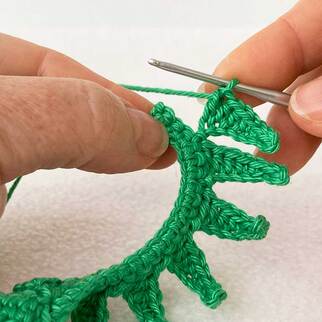 Picture of Crochet Elf Collar - Fig 17