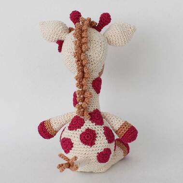 Picture of girl giraffe small hearts detail