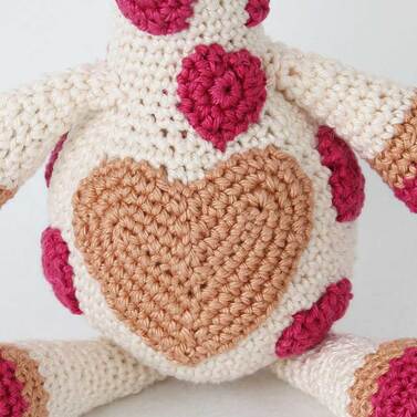 Picture of girl giraffe crochet big heart