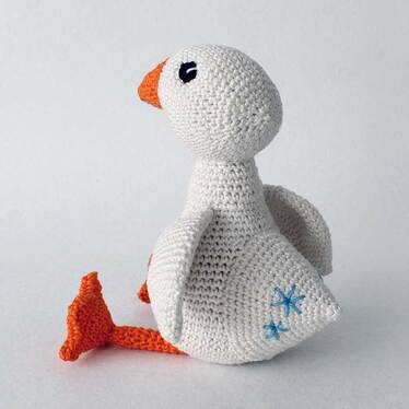 Picture of back left of Crochet Goose