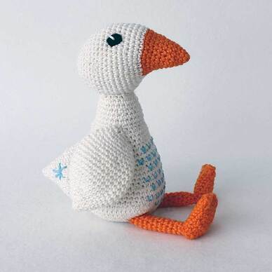 Picture of right side of Crochet Goose