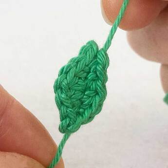 Picture of Fig 6 - crochet leaf