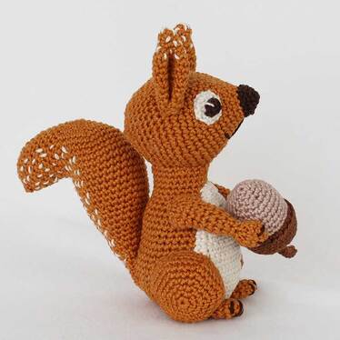 Picture of crochet squirrel right side