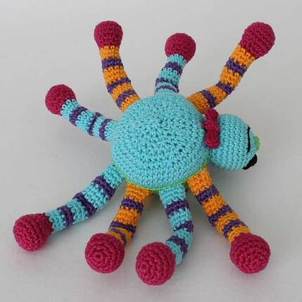 Picture of underside of Crochet spider