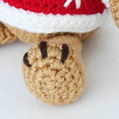 Picture of Paw of crochet bear