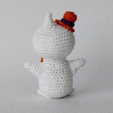 Picture of back of Crochet Ghost