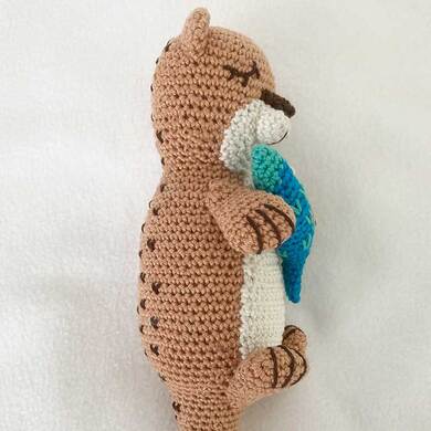 Picture of Right Hand Side of crochet Otter