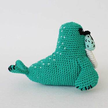 Picture od right side of amigurumi crochet walrus