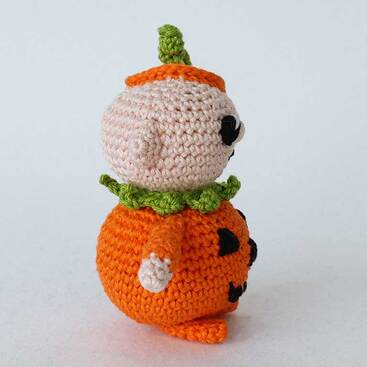 Picture of Crochet Pumpkin - right side